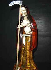 Santa Muerte: 1, 2 . . . . 11.- Reportaje "El Alucine" Ambar_small_217947659